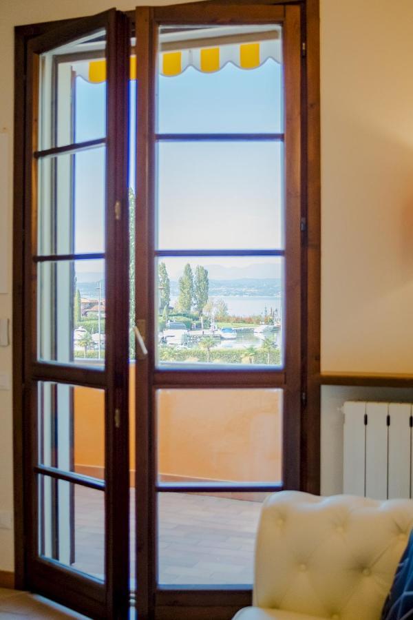 La Casa Sul Porto - Italian Homing Apartamento Sirmione Exterior foto