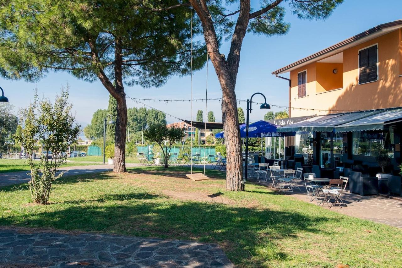 La Casa Sul Porto - Italian Homing Apartamento Sirmione Exterior foto